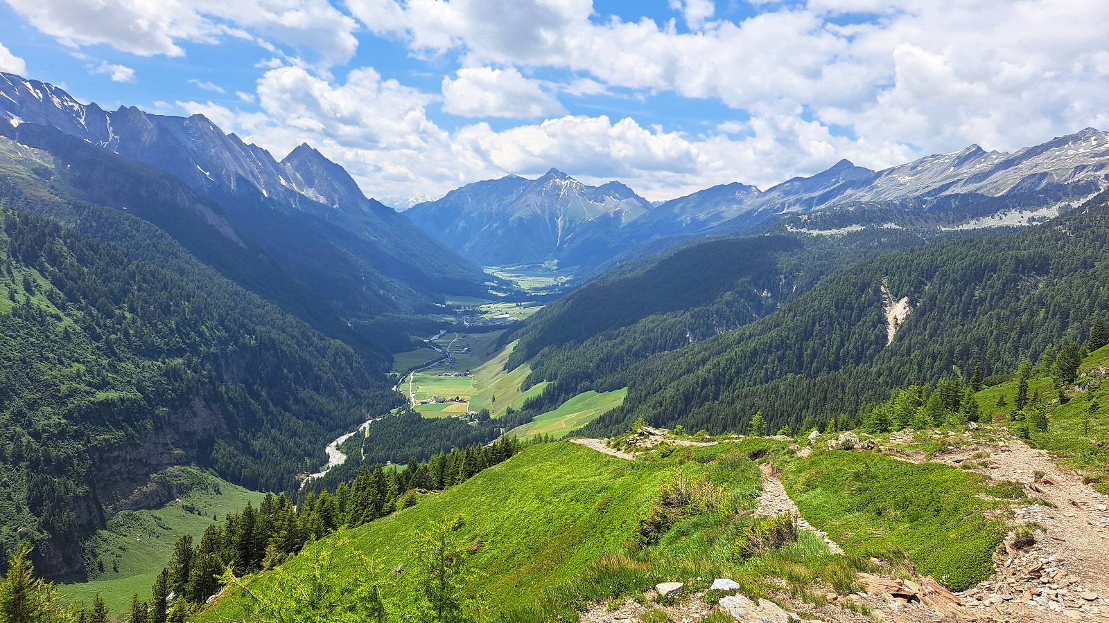 Auf der Alpenüberquerung Tegernsee Sterzing: Blick ins Pfitschtal