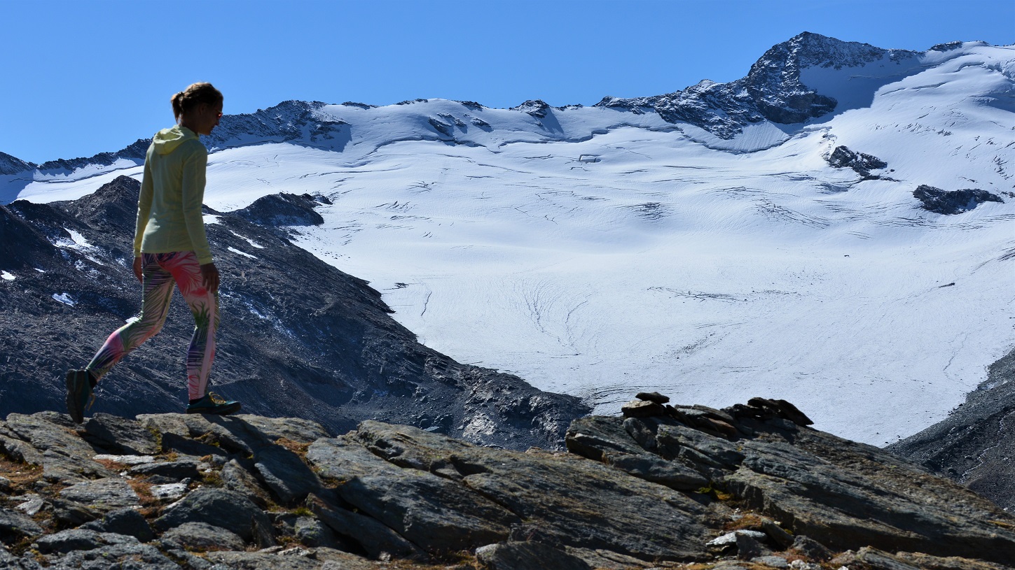 Wanderin und Gletscher