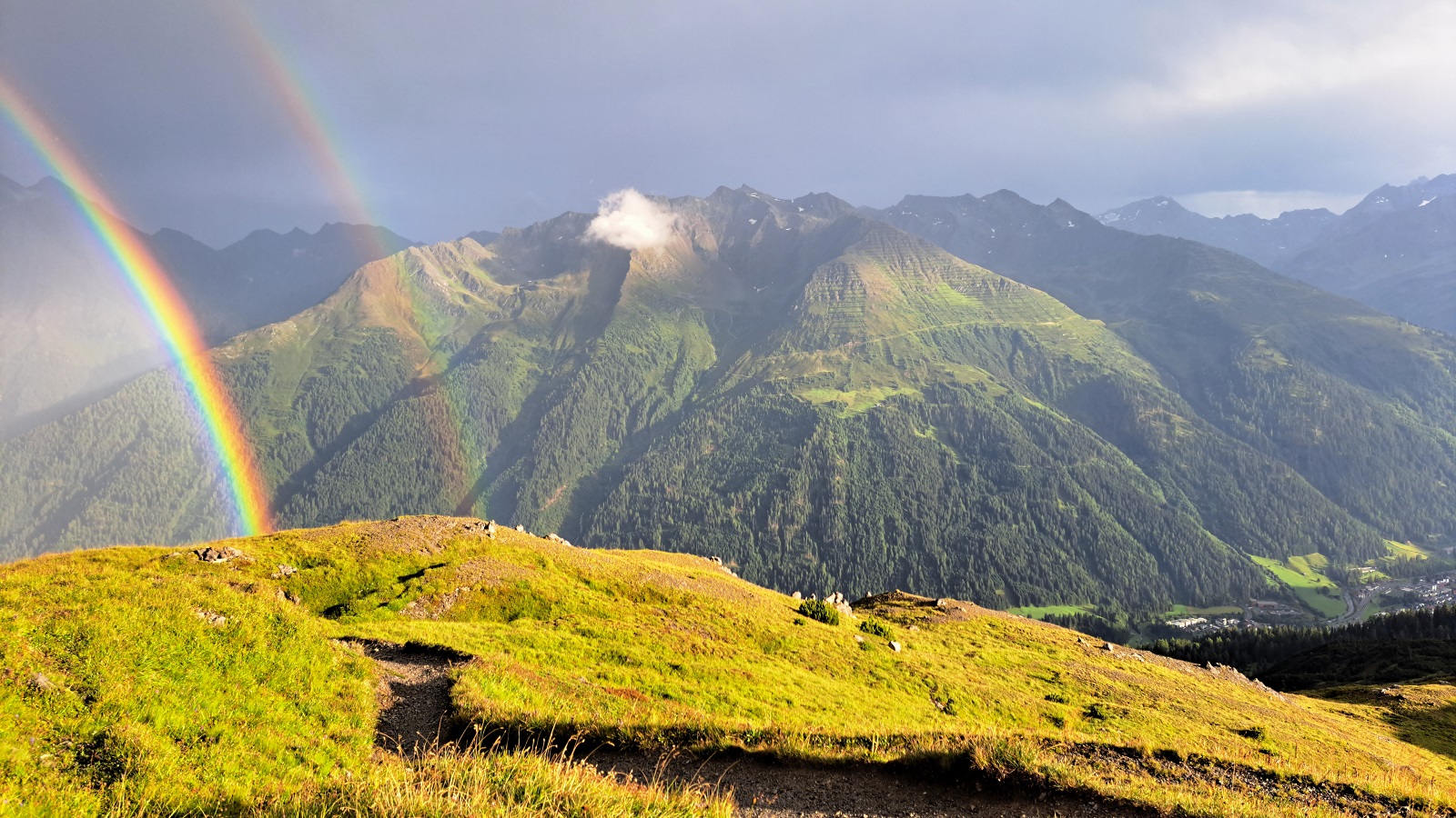 Regenbogen und Gewitter - Lechtaler Alpen - Leutkircher Hütte