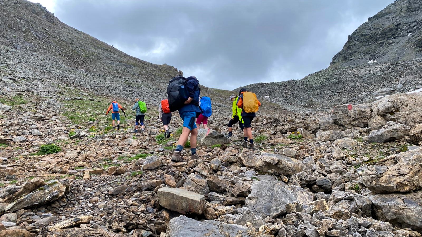 Wandergruppe beim Aufstieg