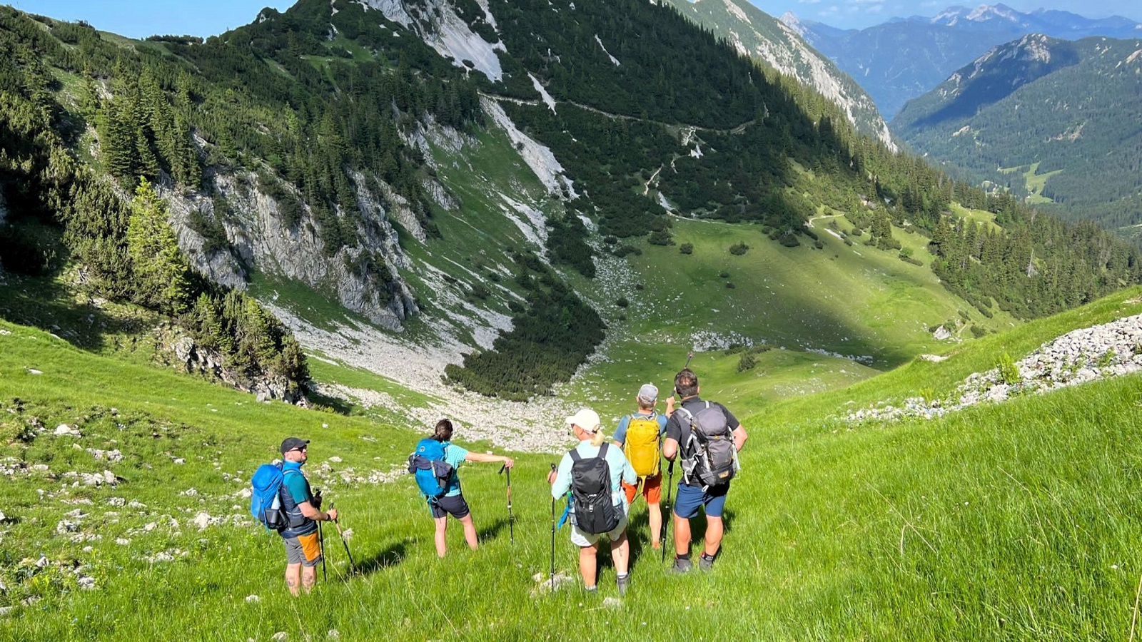 Vorbereitung Alpenüberquerung: Teilnehmer am Hang