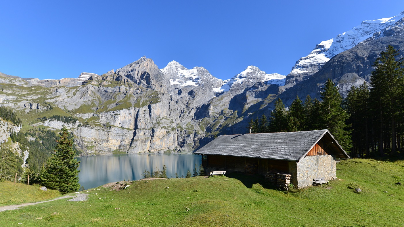 Im Hintergrund Blüemlislaphorn, Öeschinenhorn, Galletgrat und Teile vom Doldenhorn (rechts)
