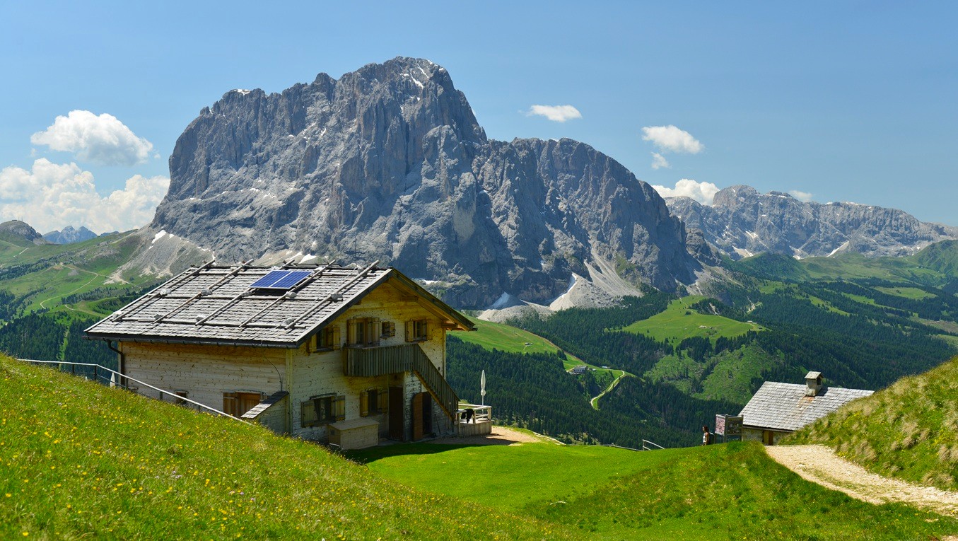 Sevia Hütte vor dem Langkofel