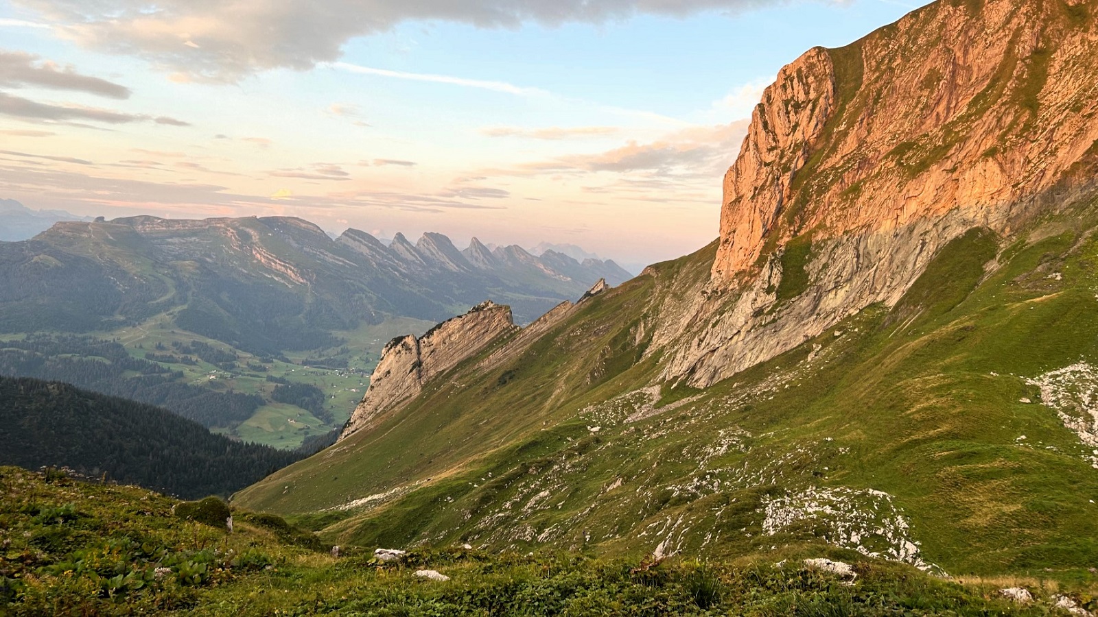 Auf der Schweizer Alpenüberquerung nahe Churfirsten