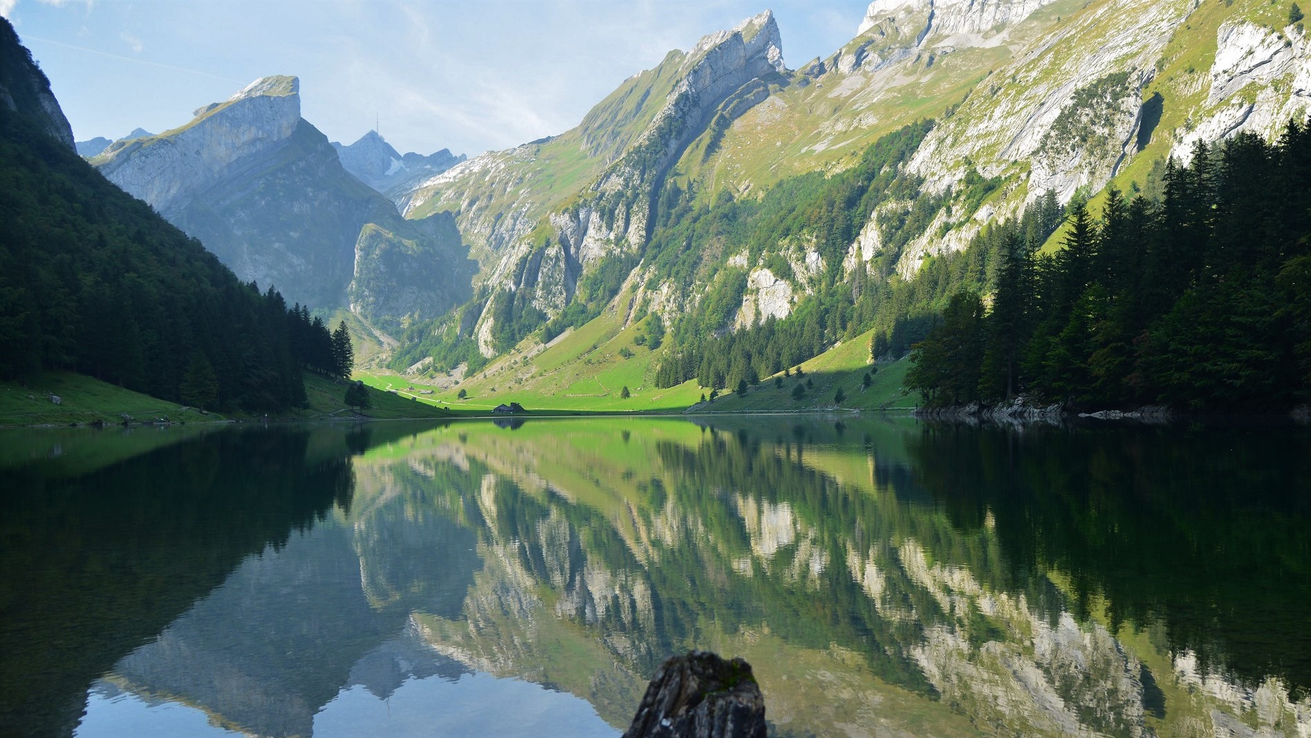 Seealpsee im Alpsteinmassiv
